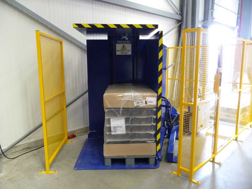 Case study photo of a Non inversion Pallet Changer in use